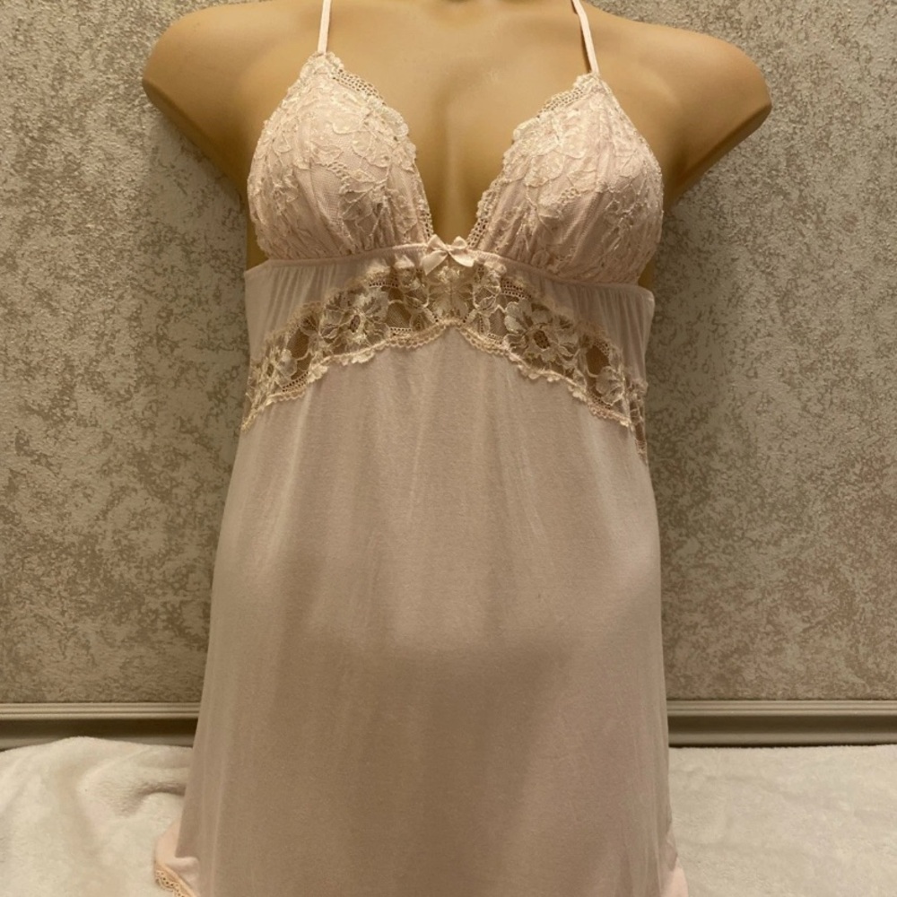 Victoria's Secret Peach Blush Lace Trim Chemise